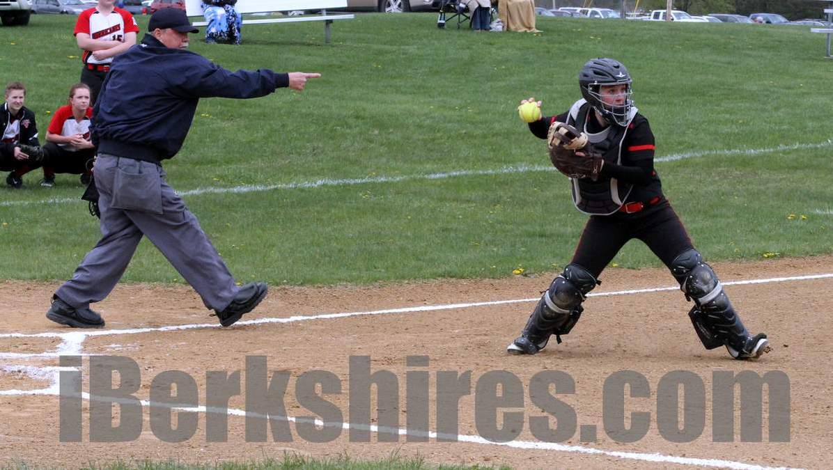 High School Softball Umpires Offer Classes / The