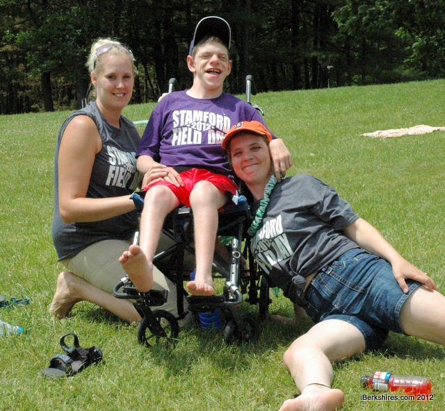 Stamford Elementary School Celebrates Field Day / The