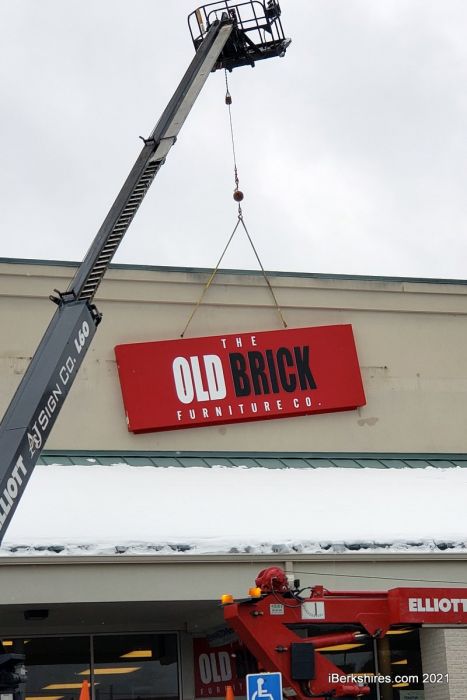 Greylock Federal Moving Branch, Old Brick Furniture Company