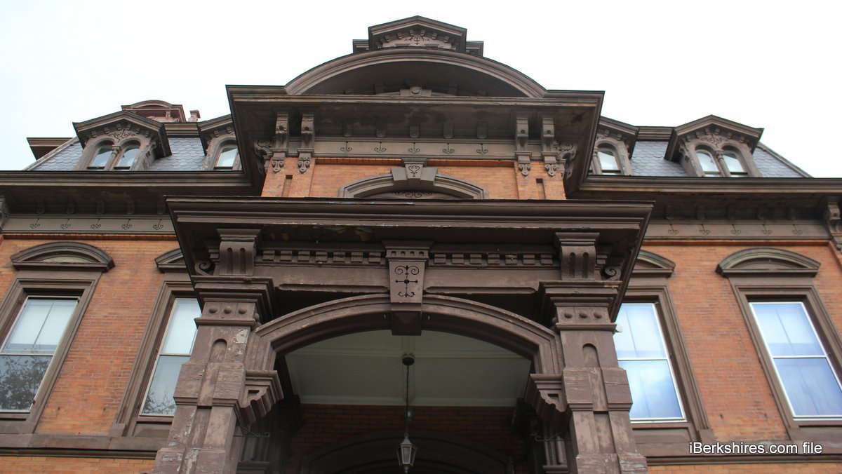 North Adams Library Trustees To Address Building Issues / iBerkshires