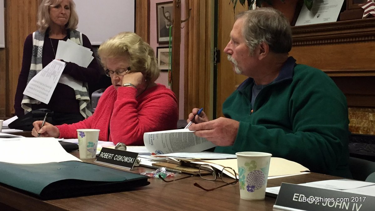 Cheshire to Repair Windsor Road Wash Out / The