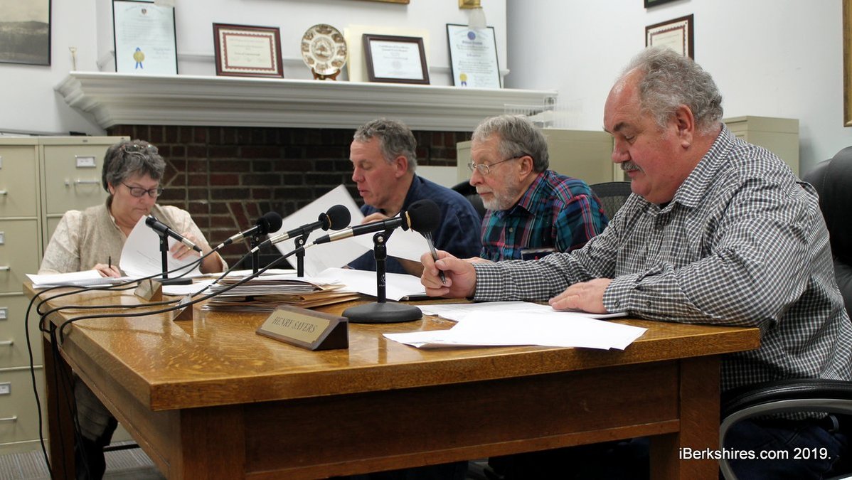 Lanesborough Selectmen Weigh Dog Park Location / The